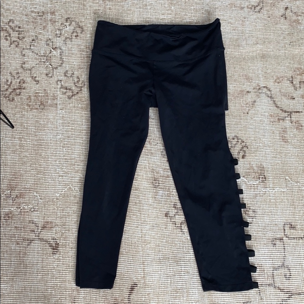 Onezie crop leggings